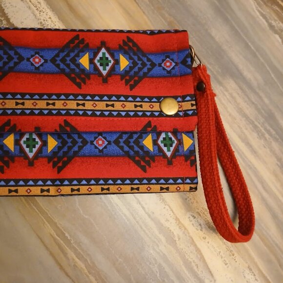 New Southwestern Clutch Wristlet Wallet Red Blue Geometric Trifold Zip Pouch - Picture 2 of 8